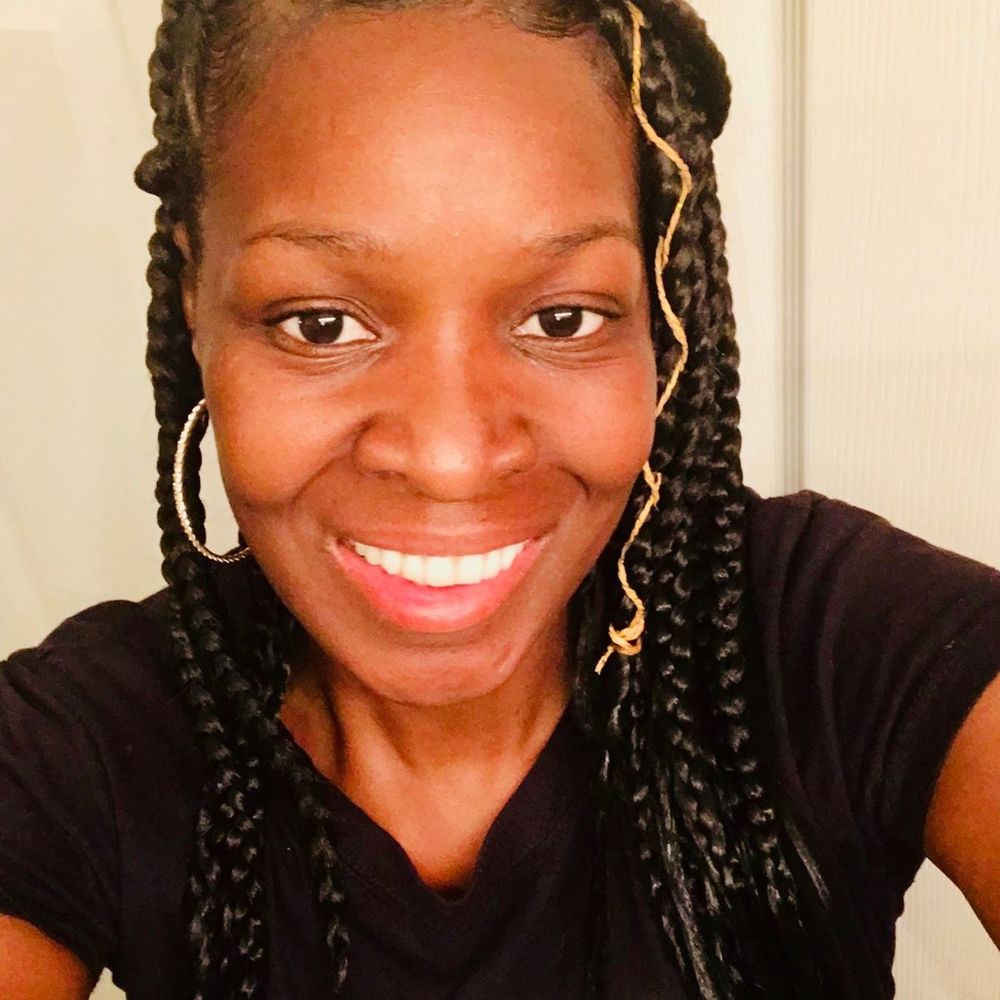 Meet your Posher, Ebony